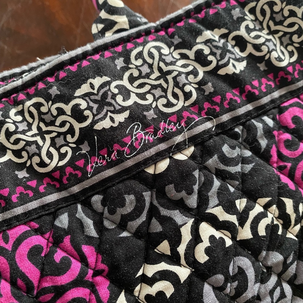 Elegant Vera Bradley Shoulder Bag - Picture 3 of 5